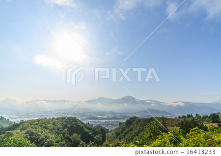 Scenery of Mt. Hachikai seen from the Urasa castle ruins of spring 16413233