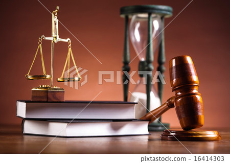 Gavel on books, ambient light vivid theme Gavel on books, ambient light vivid theme 16414303
