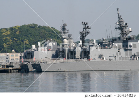 Escort ship 'Oonami' entrance scenery Escort ship 'Oonami' entrance scenery 16414829
