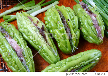 Vietnamese food, bitter melon, ground meat 16418351
