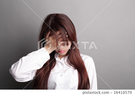 Thinking business woman 16418579