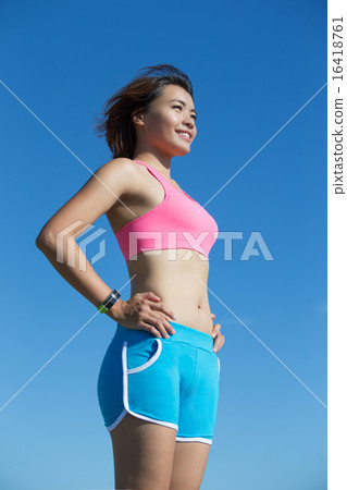 sport woman wearing smart watch 16418761