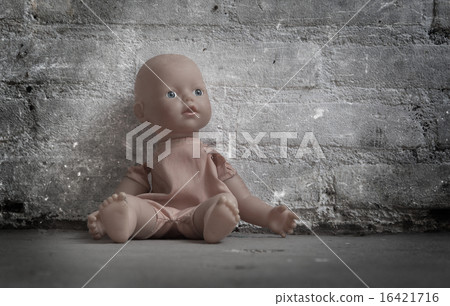 Abandoned doll 16421716