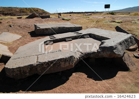 Bolivian Tiwanak ruins megalith Bolivian Tiwanak ruins megalith 16424623