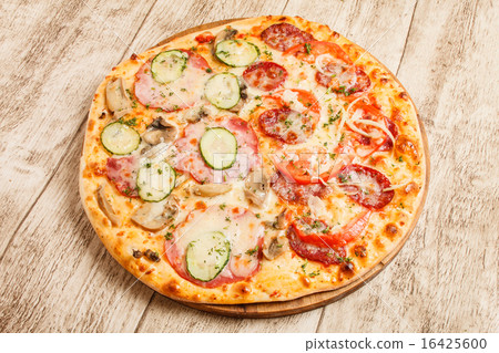 tasty pizza 16425600