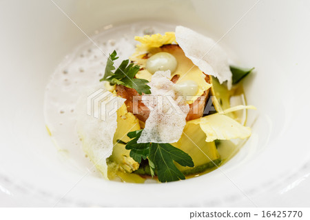 fish soup 16425770