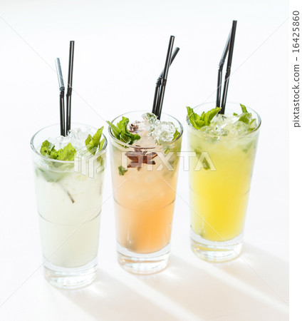 summer cocktail summer cocktail 16425860