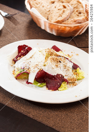 Beetroot salad 16425984