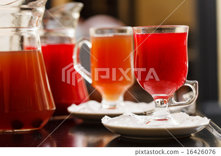 summer drink 16426076