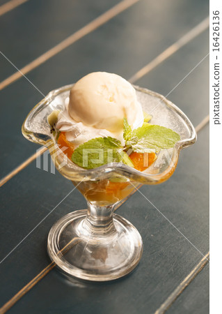 ice cream with fruits 16426136