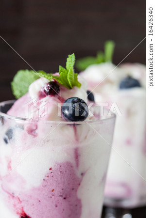 frozen yogurt frozen yogurt 16426340