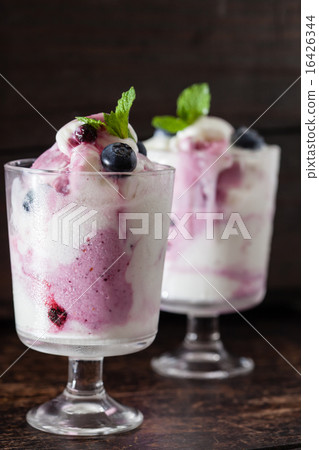 frozen yogurt frozen yogurt 16426344