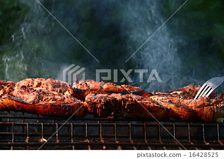 grilled meat skewers, barbecue grilled meat skewers, barbecue 16428525
