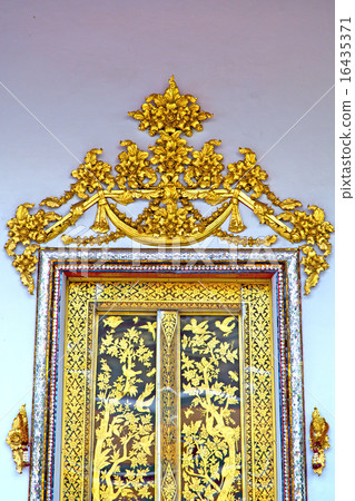 door  in  gold    temple    bangkok     16435371