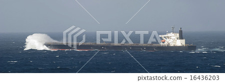 Large vessel ship and the horizon high seas Large vessel ship and the horizon high seas 16436203