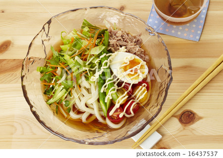 沙拉烏冬面 沙拉烏冬面 16437537