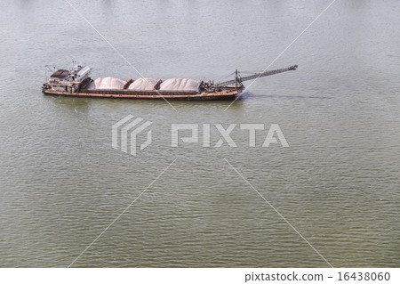 Carrier ship, loading rock and sand Carrier ship, loading rock and sand 16438060