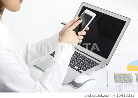 OL office lady in twenties women 16438332