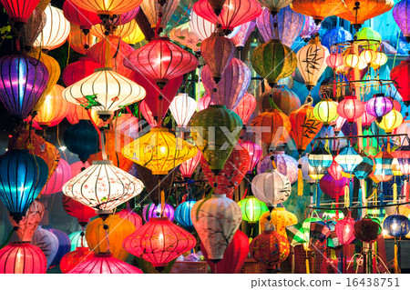 Traditional lanterns shop at night, Hoi An 16438751