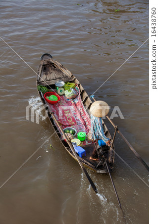 Can Tho Floating Market, Vietnam 16438760