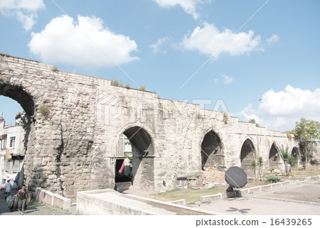 Contiguous arches Contiguous arches 16439265