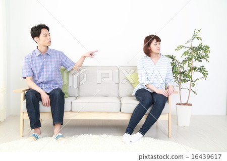 年輕夫婦戰鬥 年輕夫婦戰鬥 16439617