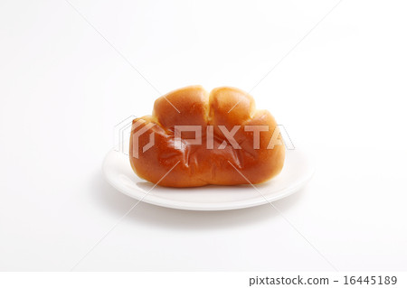 Cream bread 16445189