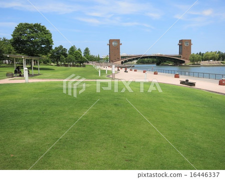 美麗的財富岩石運河水公園 16446337