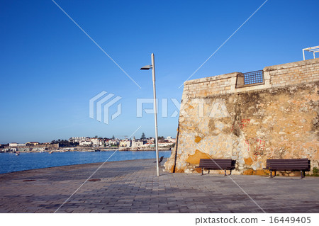 Atlantic Ocean Promenade in Cascais 16449405