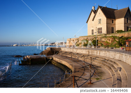 Atlantic Ocean Promenade in Cascais 16449406