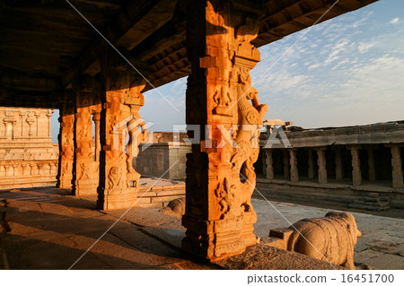 Beautiful ruins in hampi at sunset 16451700