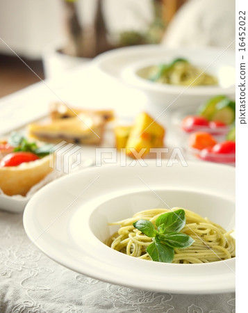Pair of basil pasta Pair of basil pasta 16452022