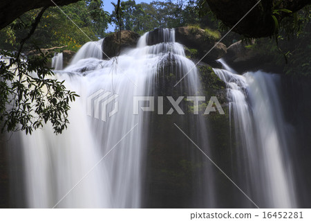 HEOSWAT Falls in Thai · Khao Yai National Park HEOSWAT Falls in Thai · Khao Yai National Park 16452281