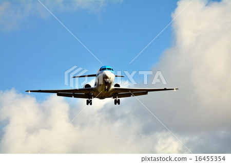 起飛和著陸的飛機 起飛和著陸的飛機 16455354