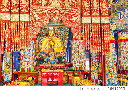 Interior view of Yonghegong Lama Temple. Beijing. 16459055