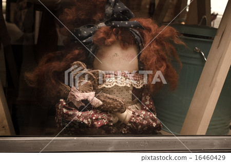 old lady doll brown hair and several small dolls old lady doll brown hair and several small dolls 16460429