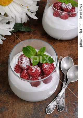 Dessert with whipped cream and raspberries Dessert with whipped cream and raspberries 16461893