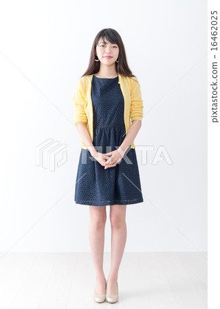 Young lady 20s white backcut model 16462025