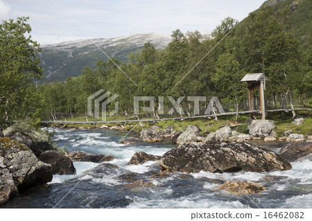 Kleivelvi river in Raundalen valley (Norway) Kleivelvi river in Raundalen valley (Norway) 16462082