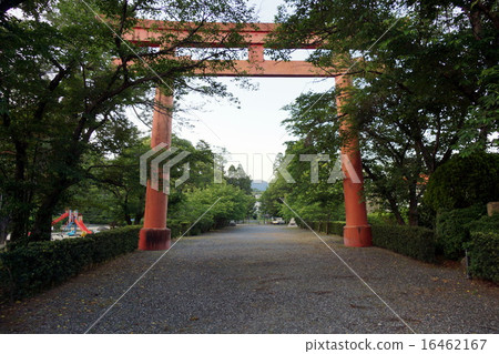 在山口縣八坂神社的Otorii 在山口縣八坂神社的Otorii 16462167