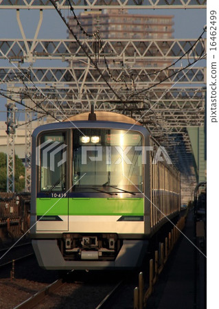 [S] Toei Subway Shinjuku Line 10-300 type (each stop: 8-car train) 16462499