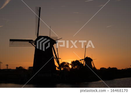 Kindeldik Kindeldik 16468170