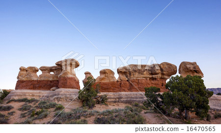 Rock formation 16470565
