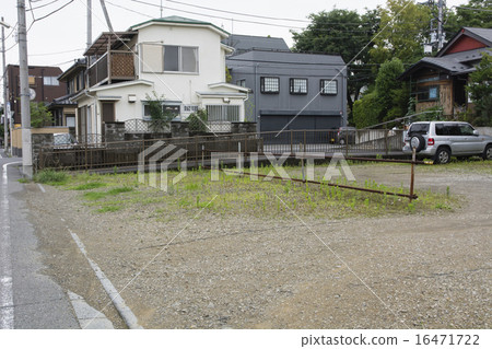 清澈的土地有效地用於停車場 清澈的土地有效地用於停車場 16471722