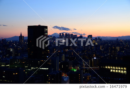 Tokyo wrapped in dusk Tokyo wrapped in dusk 16471979