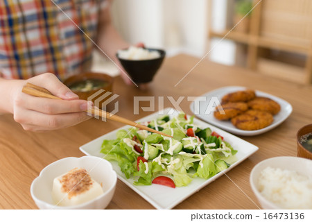 A meal A meal 16473136