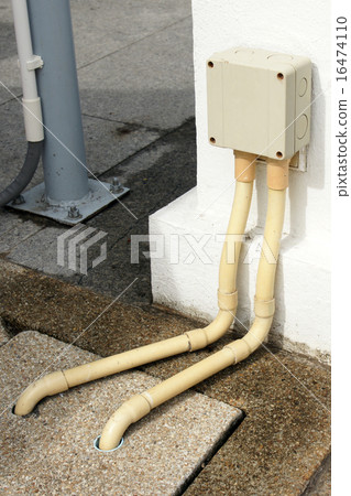 Safety outdoor electric outlet box 16474110