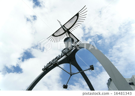 Yokohama Motomachi Phoenix Arch 16481343