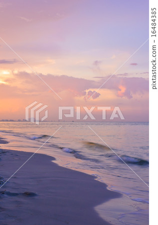 Beach sunset 16484385