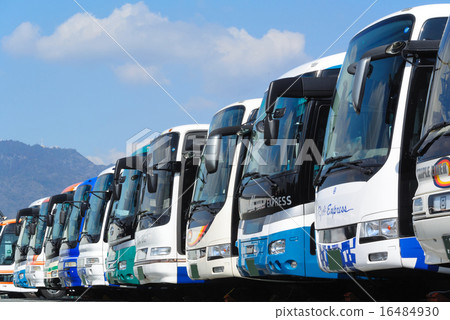 Sightseeing bus to wait 16484930